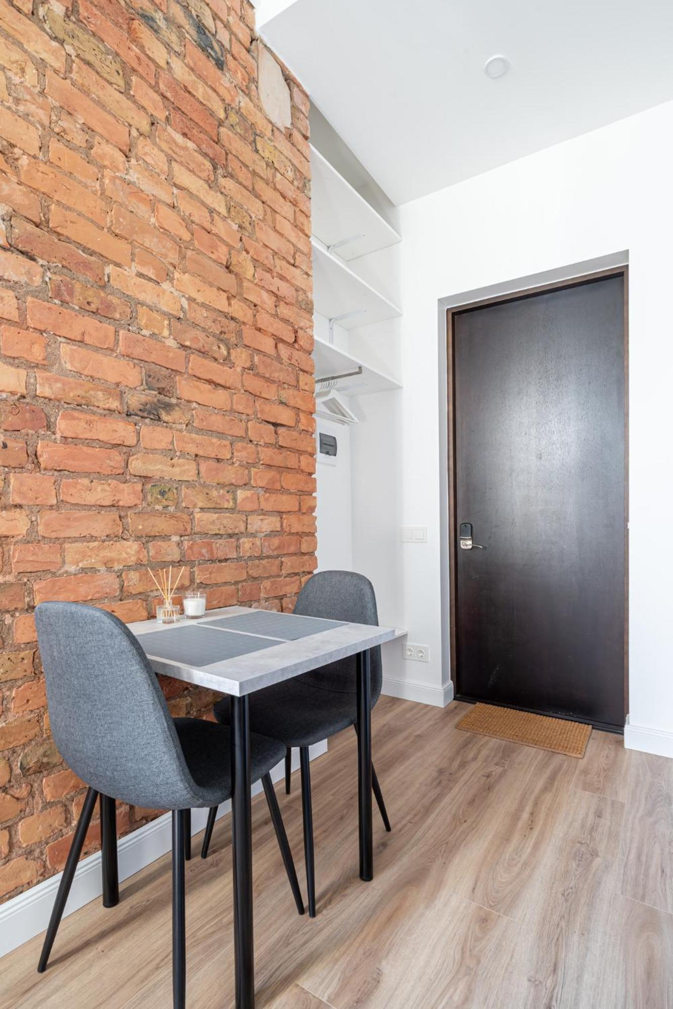 Prestigious Former Library Apartment - Perfect Location Рига Экстерьер фото